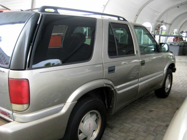 GMC Jimmy 2000 photo 2