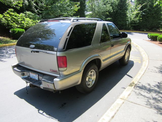 GMC Jimmy 2000 photo 2