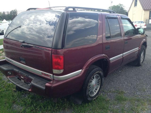 GMC Jimmy 2000 photo 1