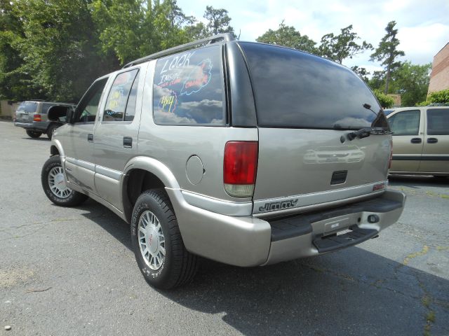 GMC Jimmy 2001 photo 2