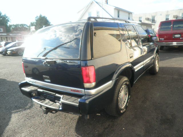 GMC Jimmy 2001 photo 2