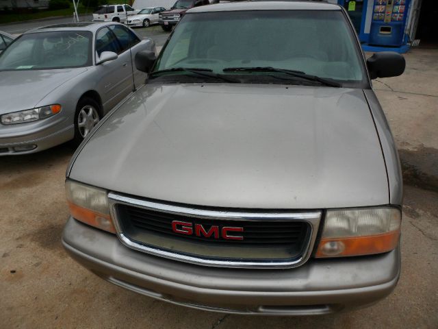 GMC Jimmy 2001 photo 1