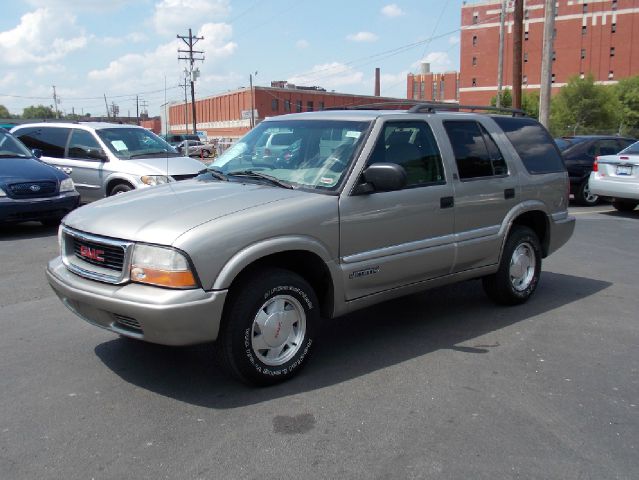 GMC Jimmy 2001 photo 2