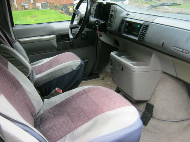 GMC Safari 1993 photo 2