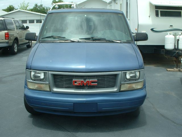 GMC Safari 1996 photo 4