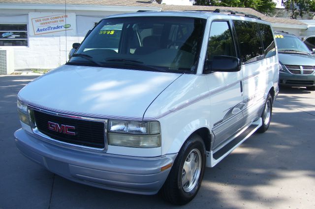 GMC Safari 1998 photo 4