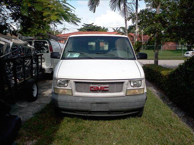 GMC Safari 1998 photo 2