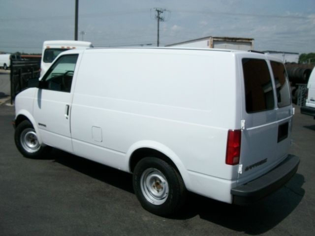 GMC Safari 1998 photo 13