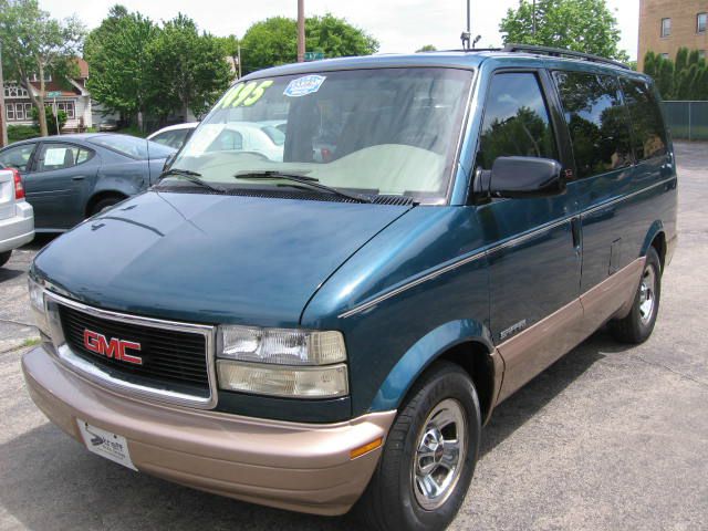 GMC Safari 1999 photo 7