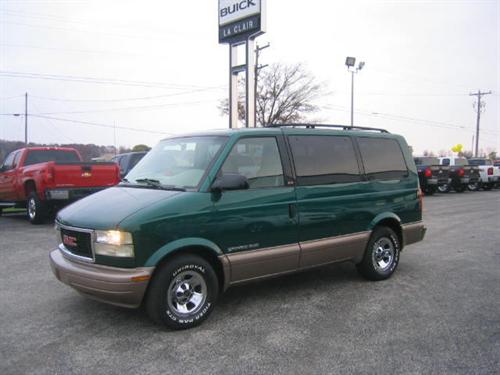 GMC Safari 1999 photo 1