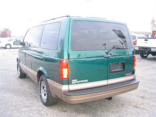 GMC Safari 1999 photo 2