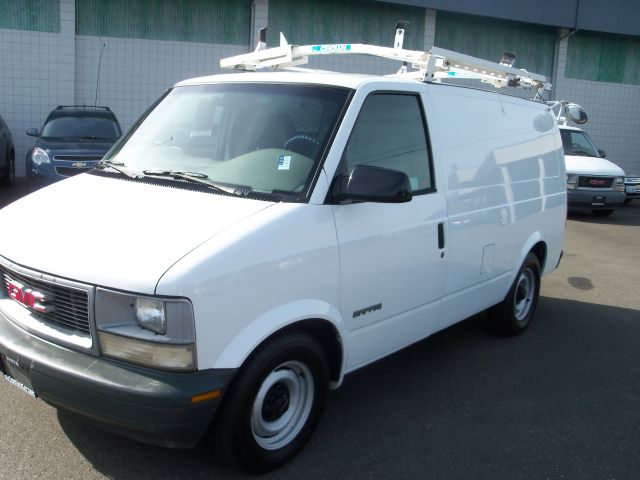 GMC Safari 1999 photo 10