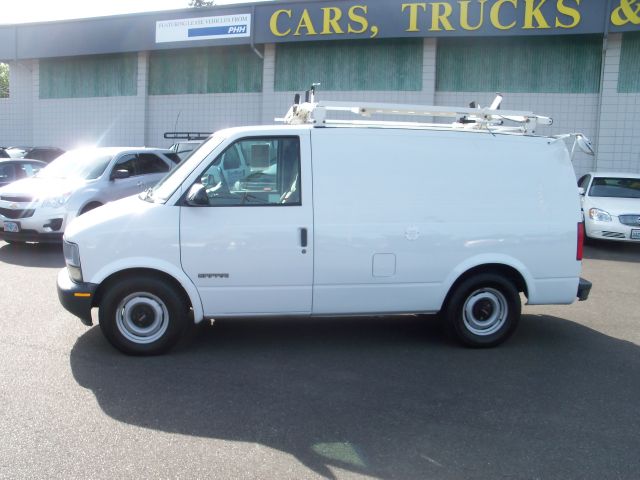 GMC Safari 1999 photo 12