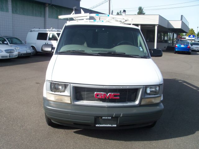 GMC Safari 1999 photo 9