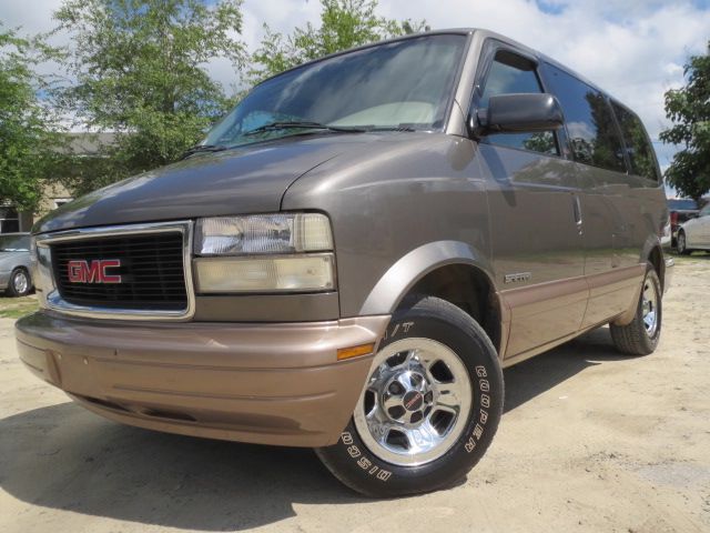 GMC Safari 2000 photo 23