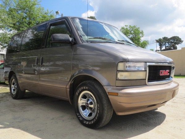 GMC Safari 2000 photo 33