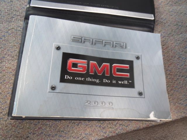 GMC Safari 2000 photo 41