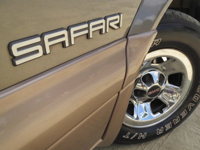 GMC Safari 2000 photo 8