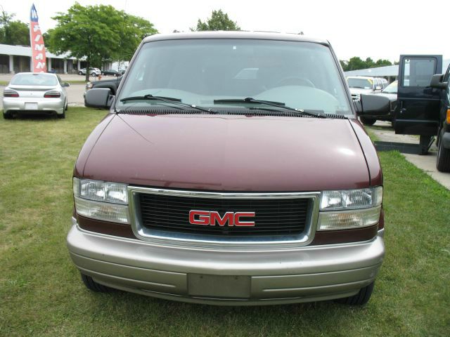 GMC Safari 2003 photo 3