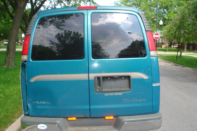 GMC Savana 1997 photo 11