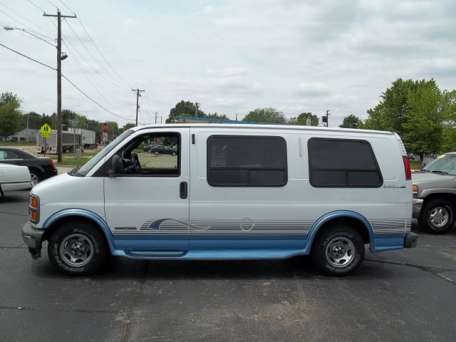 GMC Savana 1997 photo 8