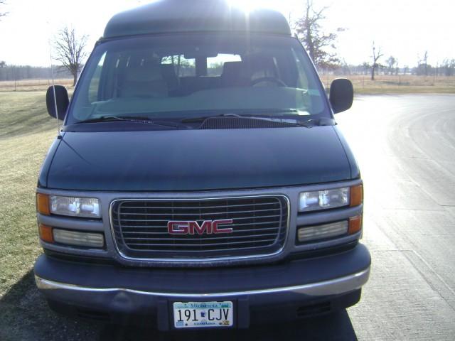 GMC Savana 1997 photo 2