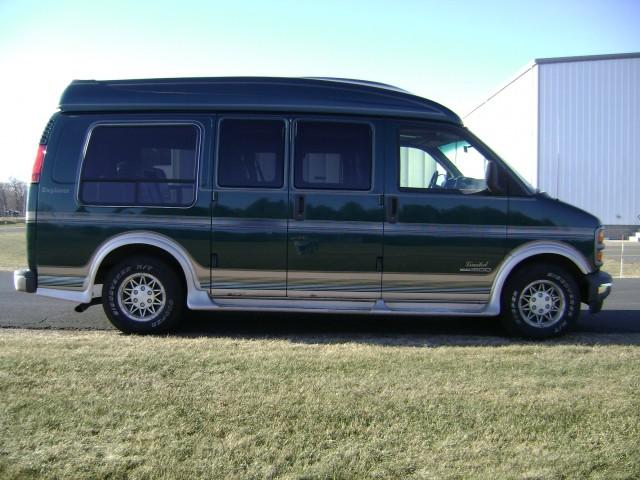 GMC Savana 1997 photo 4