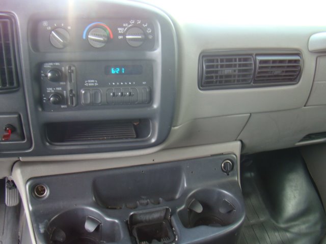 GMC Savana 1997 photo 21