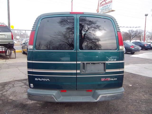 GMC Savana 1997 photo 2