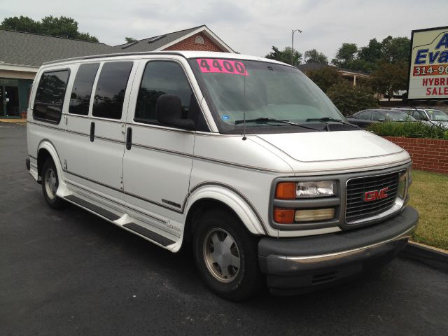 GMC Savana 1997 photo 4