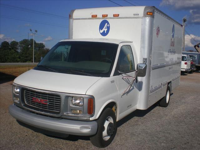 GMC Savana 1999 photo 1