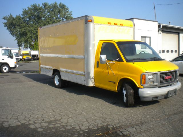 GMC Savana 1999 photo 10