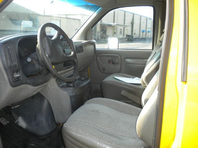 GMC Savana 1999 photo 4