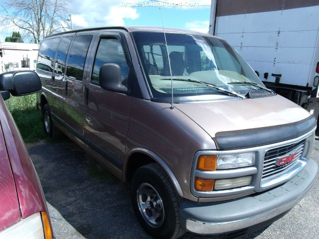 GMC Savana 1999 photo 3