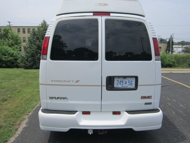 GMC Savana 1999 photo 1