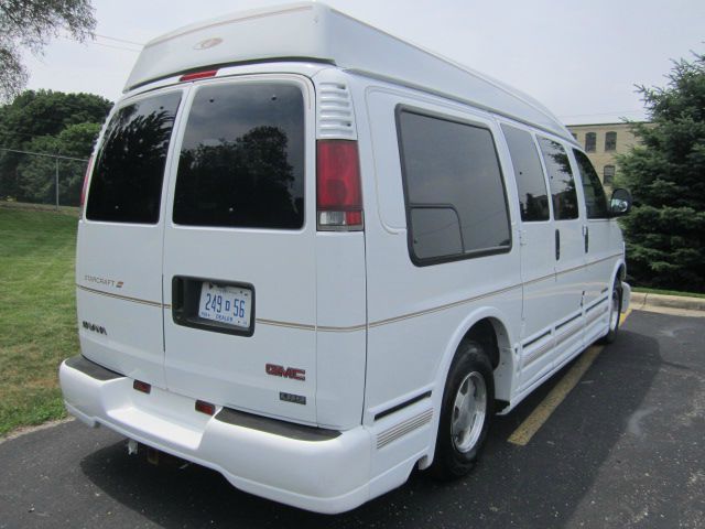 GMC Savana 1999 photo 2