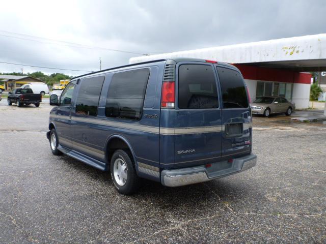 GMC Savana 1999 photo 2