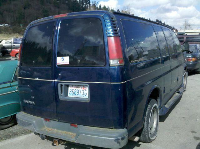 GMC Savana 2000 photo 1