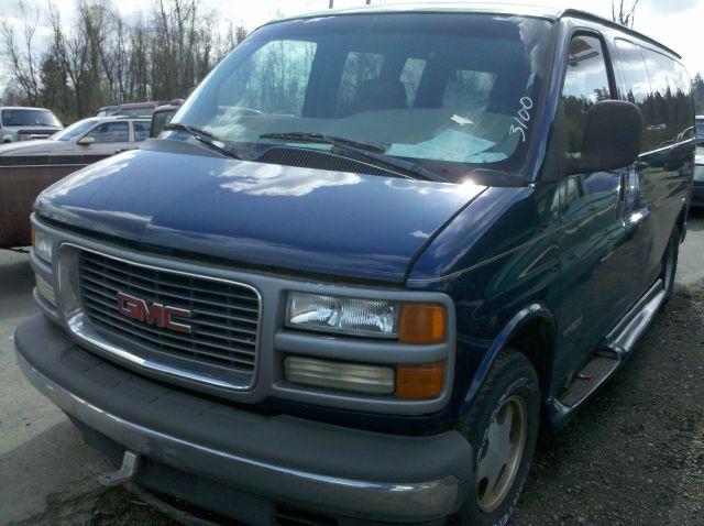 GMC Savana 2000 photo 3