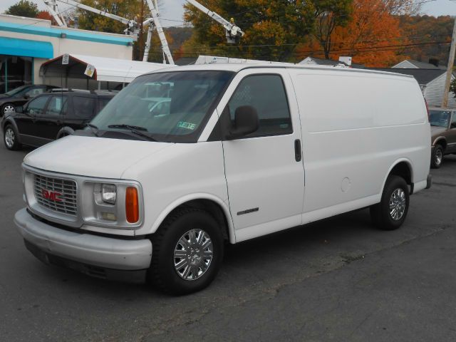 GMC Savana 2000 photo 14