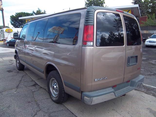 GMC Savana 2000 photo 3