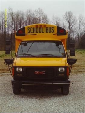 GMC Savana 2000 photo 1