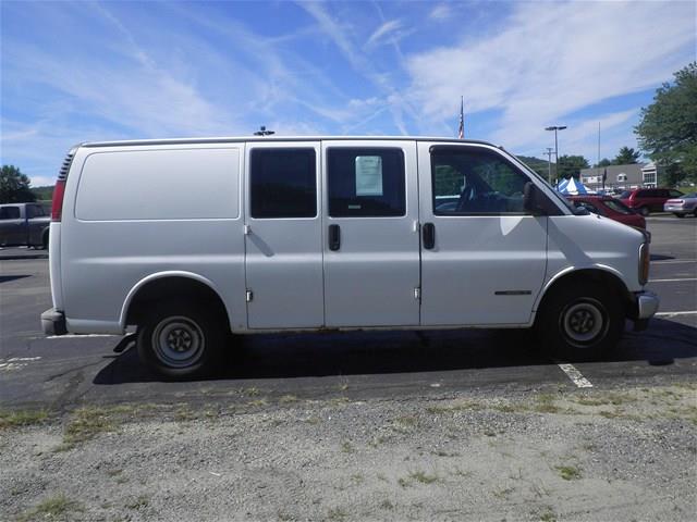 GMC Savana 2000 photo 4