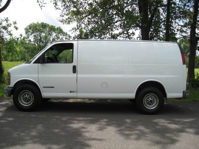 GMC Savana 2001 photo 21