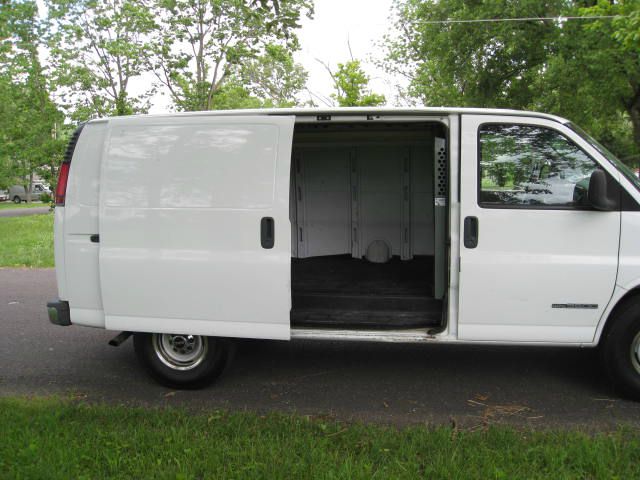 GMC Savana 2001 photo 25