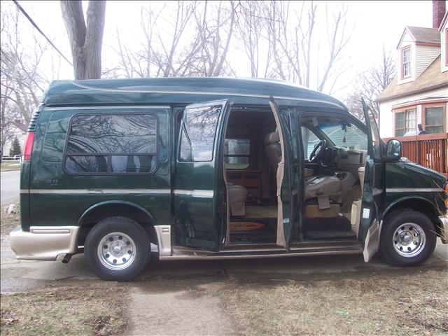 GMC Savana 2001 photo 3