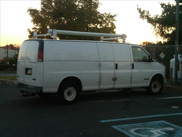 GMC Savana 2001 photo 3