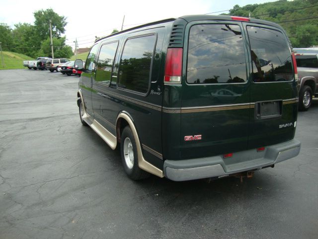 GMC Savana 2001 photo 10