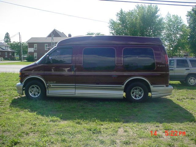 GMC Savana 2001 photo 1