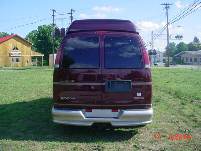 GMC Savana 2001 photo 2